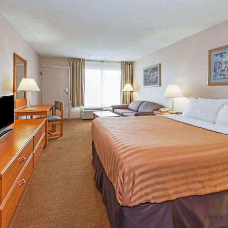 Days Inn By Wyndham Elizabethtown Exterior photo
